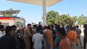 अमेठी में पेट्रोल को लेकर बवाल, पंप कर्मचारियों से मारपीट, पुलिस ने किया एक्शन